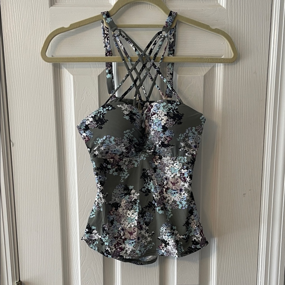 NWOT Med Ambrielle Tankini Top